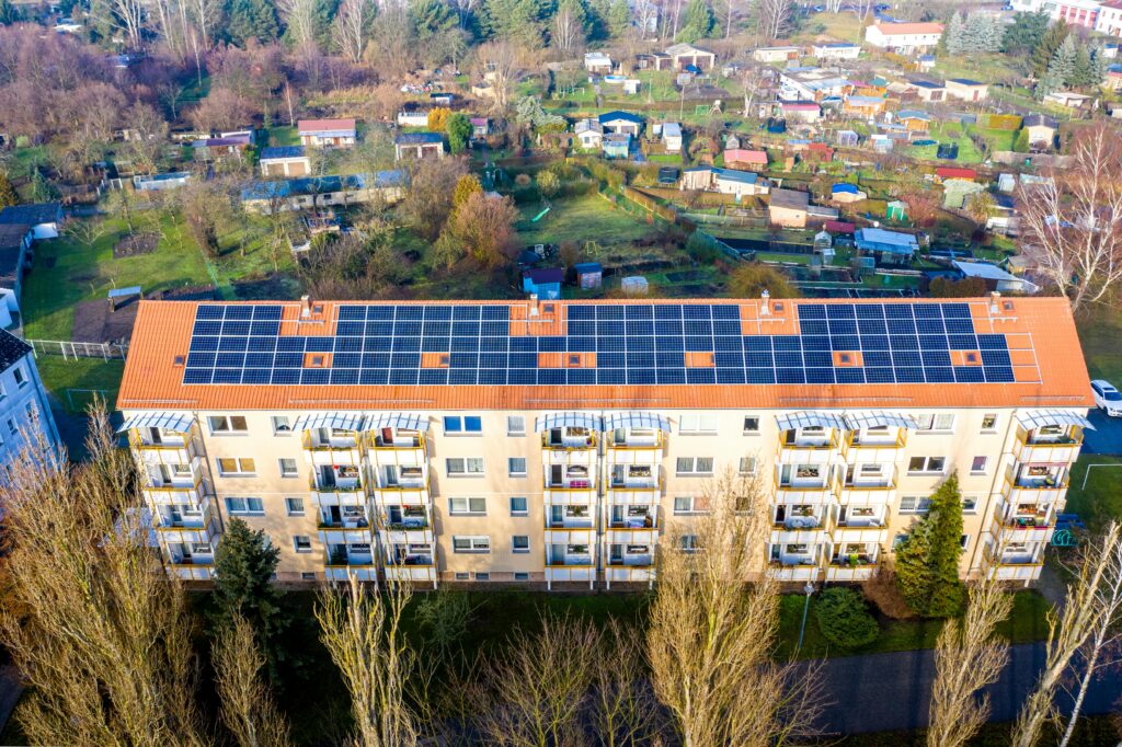 Simplifying Solar Projects with End-to-End EPC Solutions 2 pexels solarimo gmbh 2668085 4230062